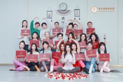 -亚太瑜伽普拉提学院