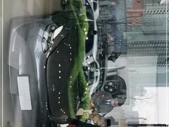 -TESLA 特斯拉(上海太古汇体验店)