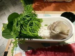 -南城十里潮汕鲜牛火锅·鲜虾生滚粥(融汇老商埠店)