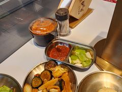 朝鲜辣酱配青椒蒜头-西塔老太太泥炉烤肉(川沙百联店)