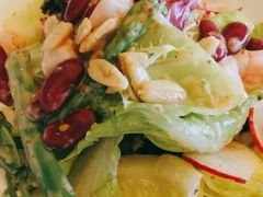橄榄仁虾仁沙拉-北京厨房(西安SKP店)