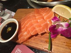 挪威空运新鲜三文鱼-一哥肥牛火锅海鲜酒家(打浦路店)