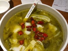 -渝是乎酸菜鱼(龙旗购物中心店)