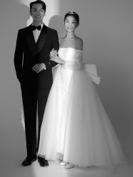 -至臻微拉婚纱摄影