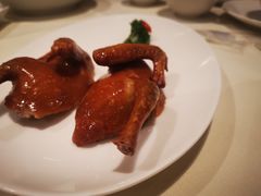 玻璃脆皮乳鸽-利苑酒家(金宝店)
