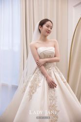 -Lady  Jane高端婚纱礼服馆