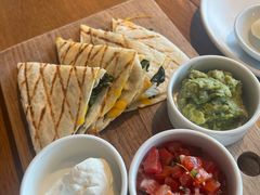 -ROAST coffee & eatery