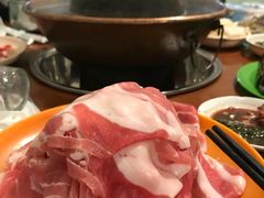 -洞庭洲·防空洞火锅·烧烤·铜锅涮肉(新百广场店)