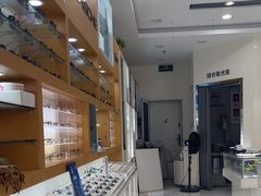 -光明眼镜·蔡司授权(九亭U天地店)