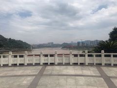 -中国宜宾·长江地标广场