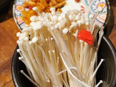 -老牌坊云南鱼豆花火锅(哈西万达店)