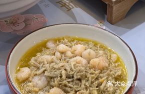 Crab Roe and Peeled Shrimp Noodles