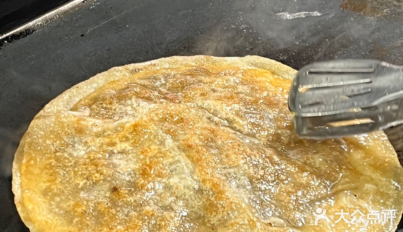 我真的会被西安回民街的牛肉饼圈粉……