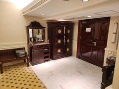 -深圳富苑皇冠假日套房酒店