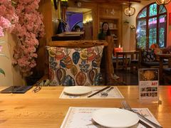 -月亮眼花园餐厅书吧酒吧
