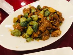 腊八蒜烧肥肠-东四民芳餐厅(世茂工三店)