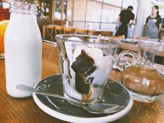 -ROAST coffee & eatery