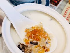 -广信牛奶甜品世家(台东店)