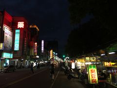 -六合夜市