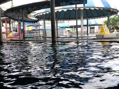 -氡泉温泉花园