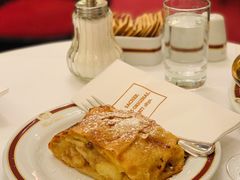 -Cafe Sacher(WIEN)