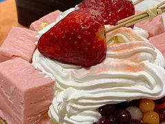 草莓多多奶冰刨冰-大象厨房(重庆道店)