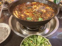 -鸿顺老铁锅美蛙鱼府(解放碑店)