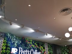 等位区-Peet's Coffee皮爷咖啡(德基店)
