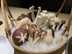 -余欢领鲜火锅(新街口店)