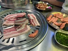 -哈哈碳都·牛肋条无限自助烤肉(台江万达店)
