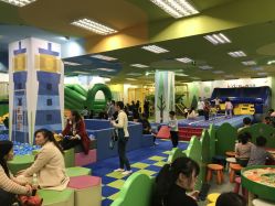 -莫莉幻想儿童乐园(武汉金银潭永旺店)