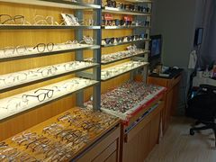 -优医视平价眼镜蔡司依视路折扣工厂店(德胜门店)