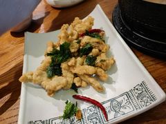 薄荷炸小酥肉-云海肴·汽锅鸡·云南代表菜(美罗城店)