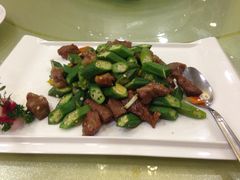 秋葵炒牛肉粒-新好景海鲜酒家(新塘店)
