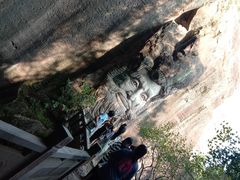 -伍山海滨石窟