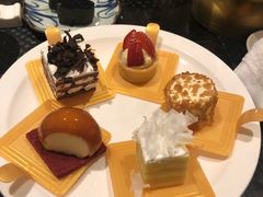 -半岛翡丽海鲜自助餐厅(观风亭店)