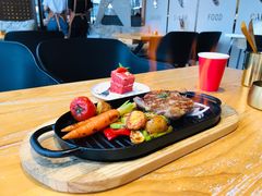 铁板火焰牛扒-候鸟等风来·精致西厨(万科第五城店)
