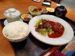 汉堡牛肉饼套餐-玄白·炭烤活鳗(上海首店)