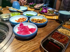 -明洞阿姨·韩式酱蟹烤肉·创意料理(三元桥店)