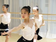 -炫艺舞蹈培训中心(枫尚奥特莱斯店)