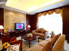 豪华商务套房-上海华凯华美达广场酒店