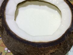 -志龙皇冠吃货椰子铺