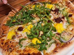 烤鸡奶酪蔬菜披萨-城市大道红炉披萨烘焙坊