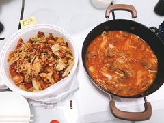 -愉肴麻辣香锅(中北镇店)