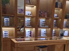 -宝丽眼镜(湖墅店)