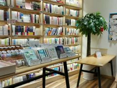 -猫的天空之城概念书店(杭州南宋御街店)