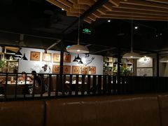 大堂-山城外·非遗酸菜鱼(财富中心店)
