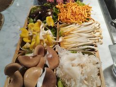 菌菇拼盘-尚尚仙·酸汤猪手·猪肚鸡火锅(华联万柳购物中心店)