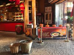 -老滇山寨•云南特色菜•地方菜•民族风情歌舞表演(金碧店)