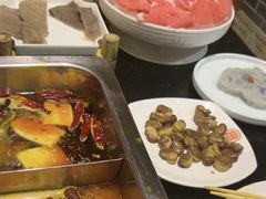 -百年川椒重庆老火锅(光谷店)